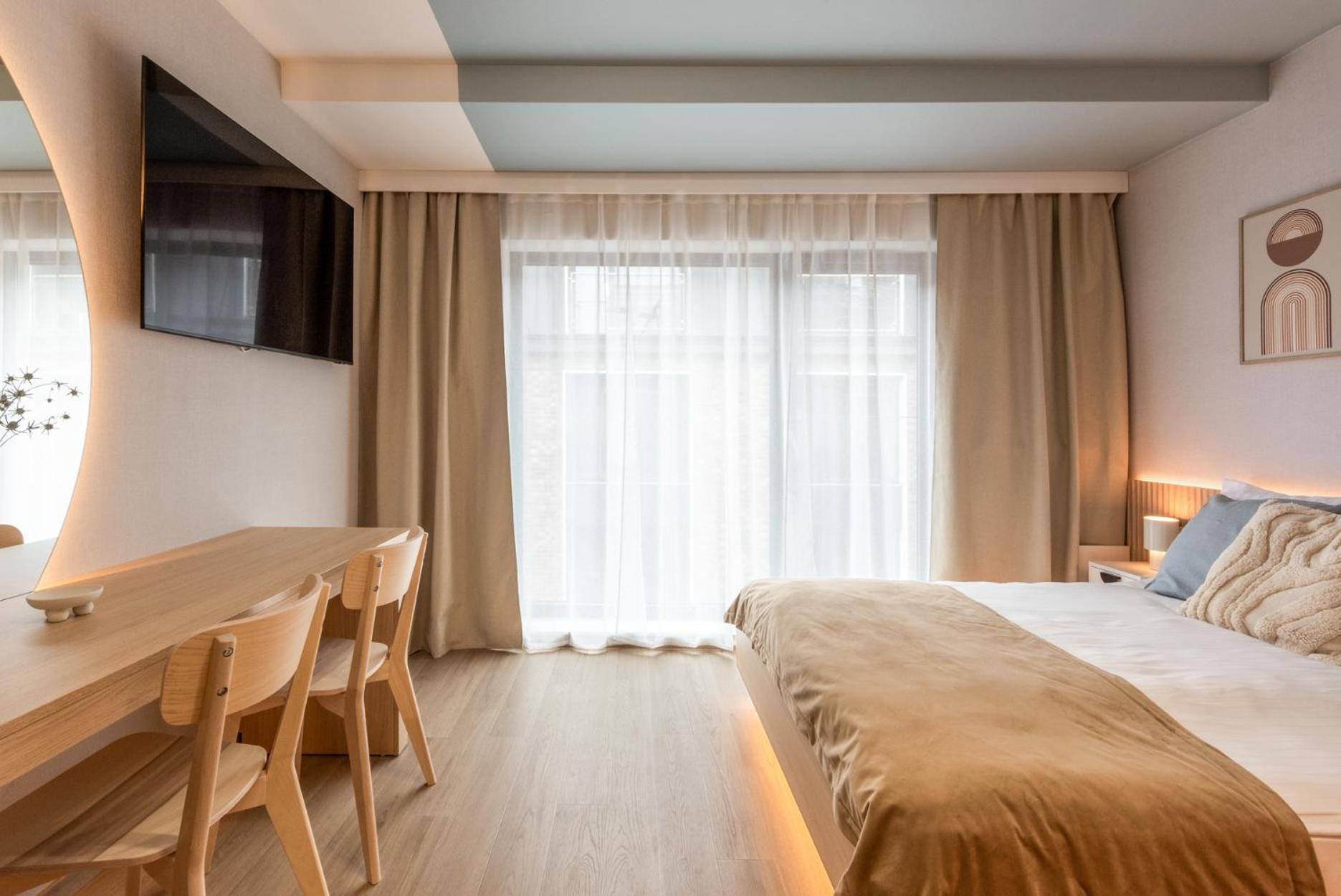 Studio Apartment King Bed