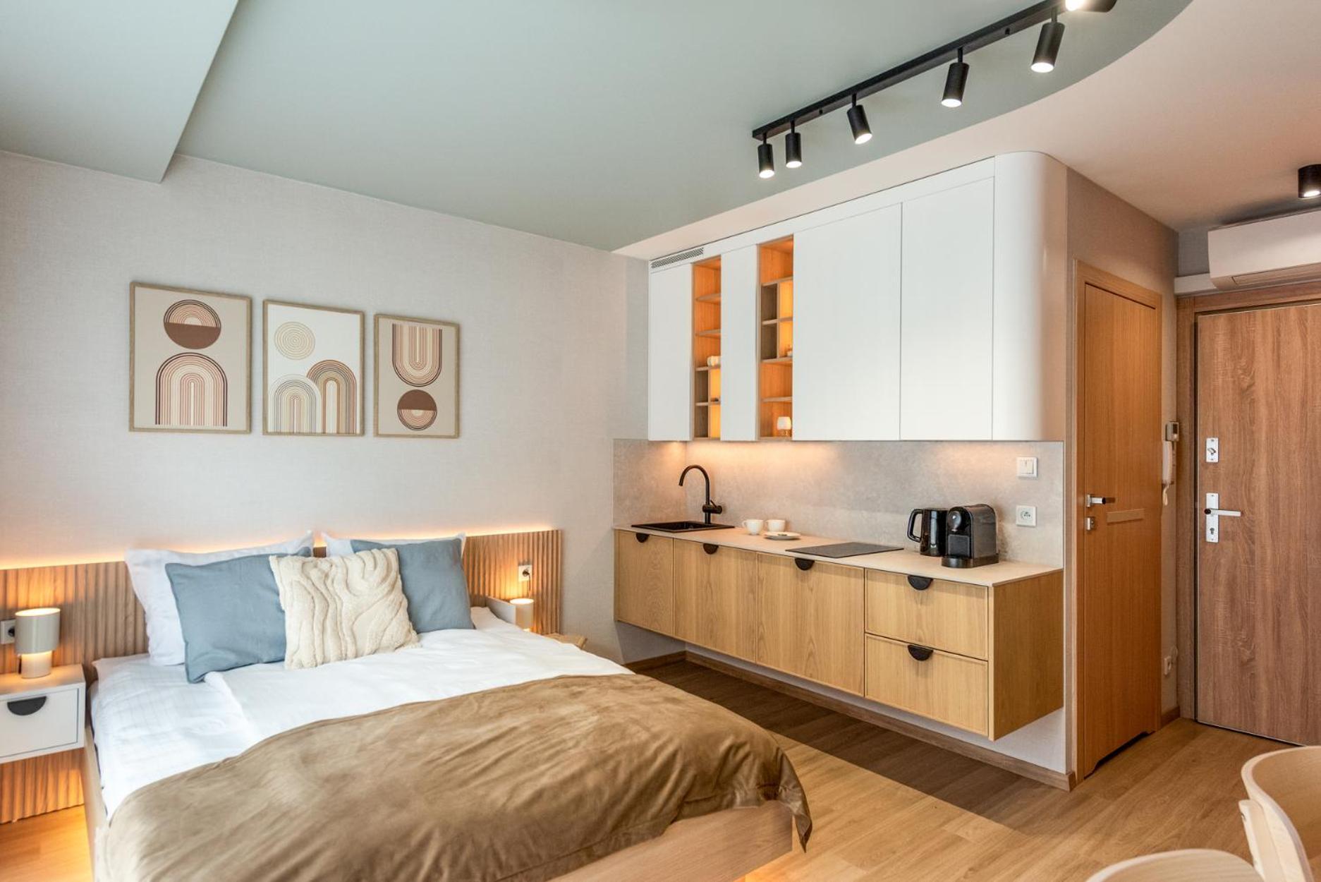 Studio Apartment King Bed